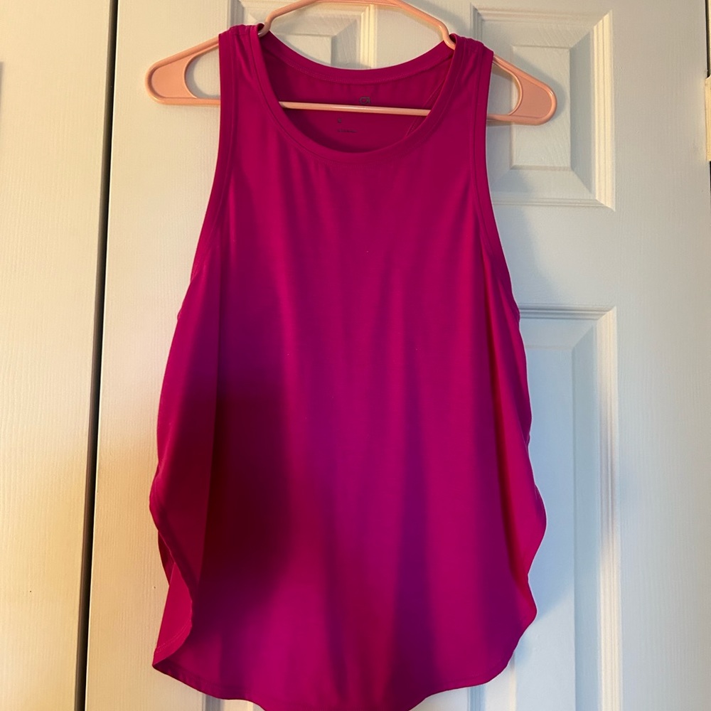 Pink flowy shirt!!! So cute!